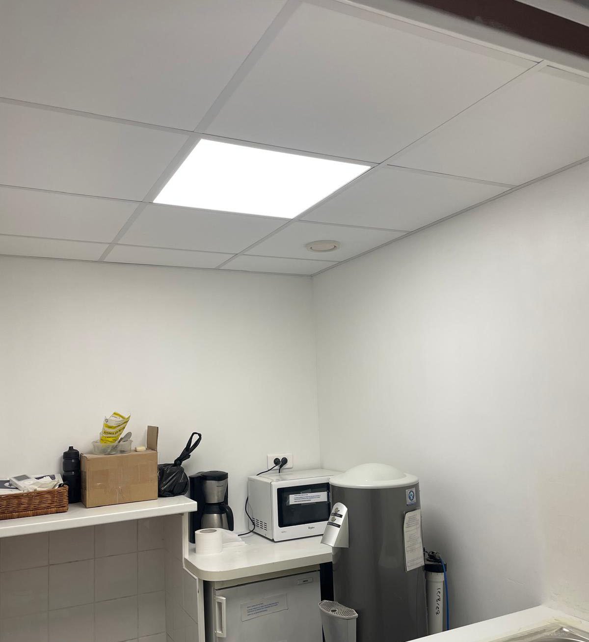 Pavés LED dans le faux plafond